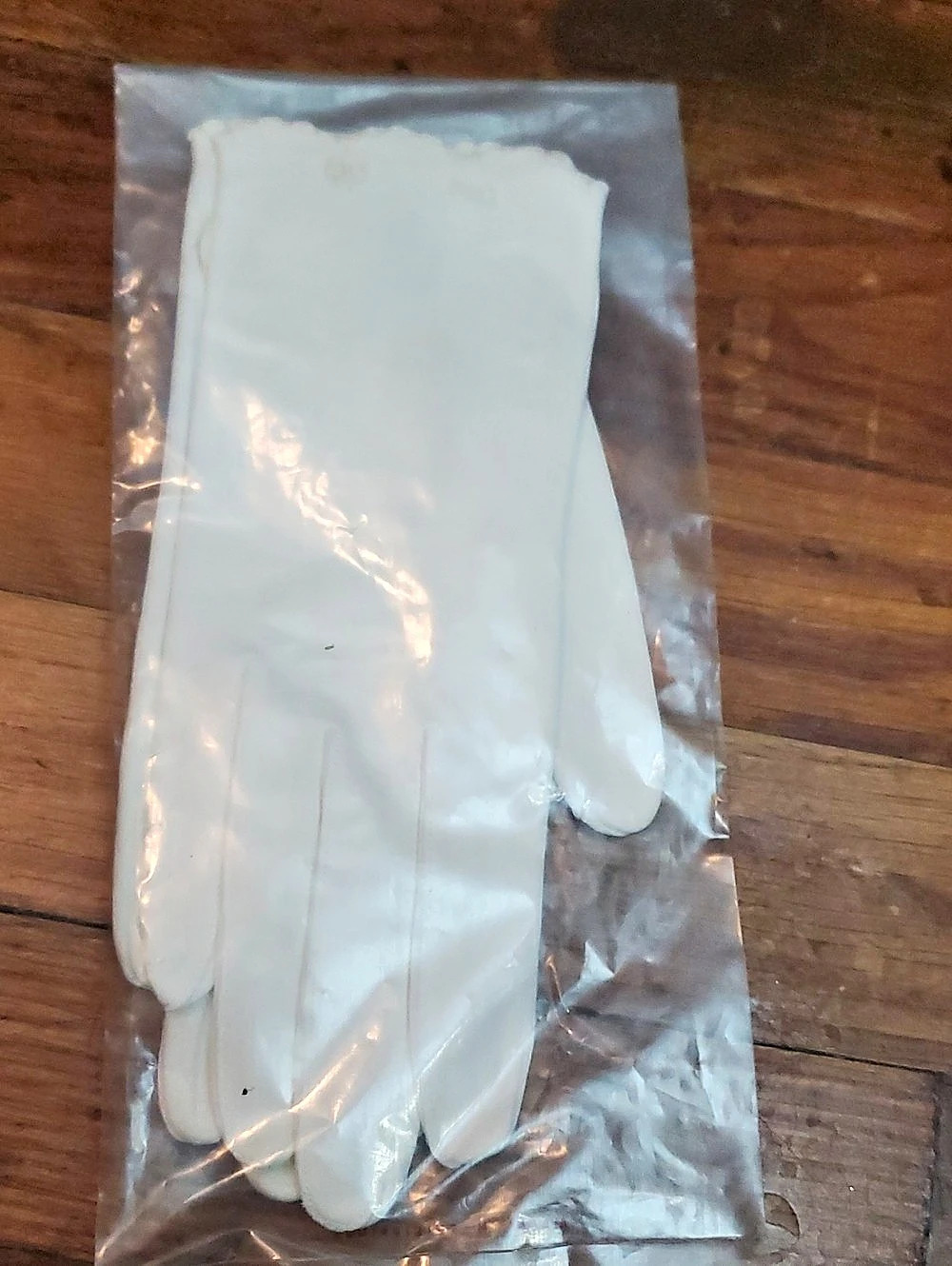 White Formal Gloves Like New